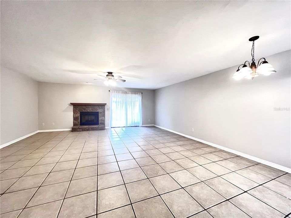 For Rent: $2,100 (2 beds, 2 baths, 1688 Square Feet)