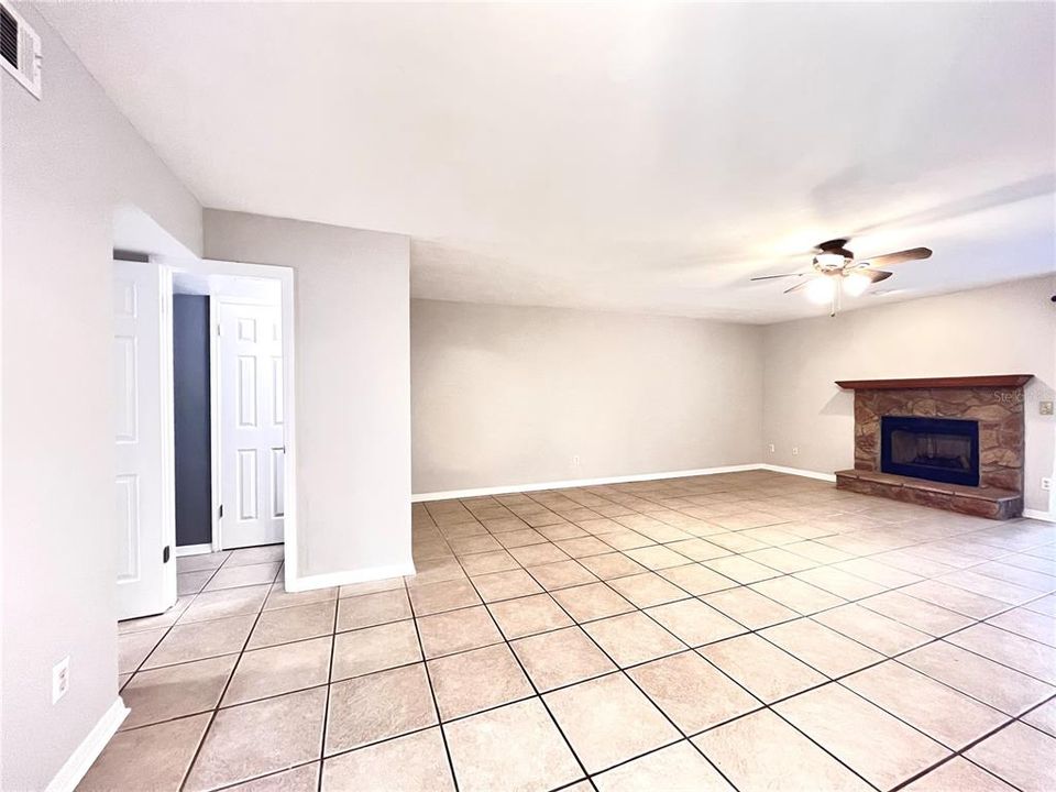 For Rent: $2,100 (2 beds, 2 baths, 1688 Square Feet)