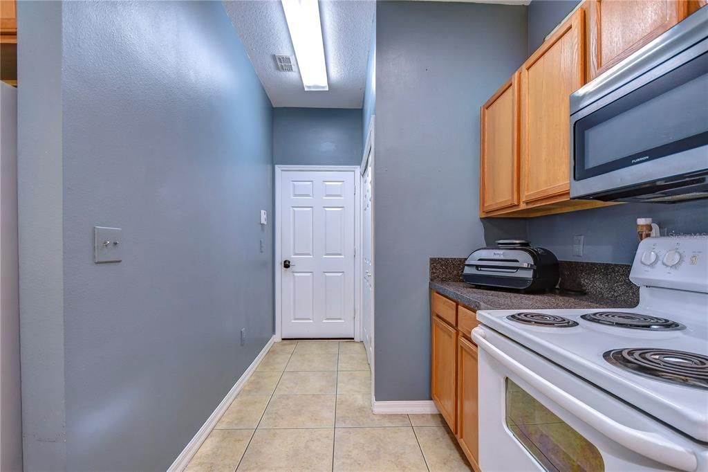 For Sale: $325,000 (3 beds, 2 baths, 1443 Square Feet)