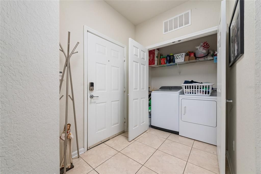 For Sale: $235,000 (2 beds, 2 baths, 1112 Square Feet)