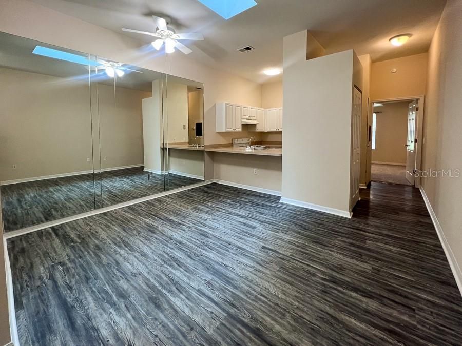For Rent: $1,095 (2 beds, 2 baths, 664 Square Feet)