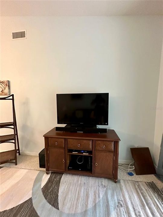 For Rent: $2,000 (2 beds, 2 baths, 1113 Square Feet)