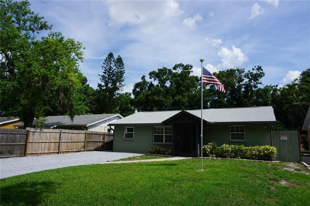 For Sale: $475,000 (4 beds, 2 baths, 1831 Square Feet)