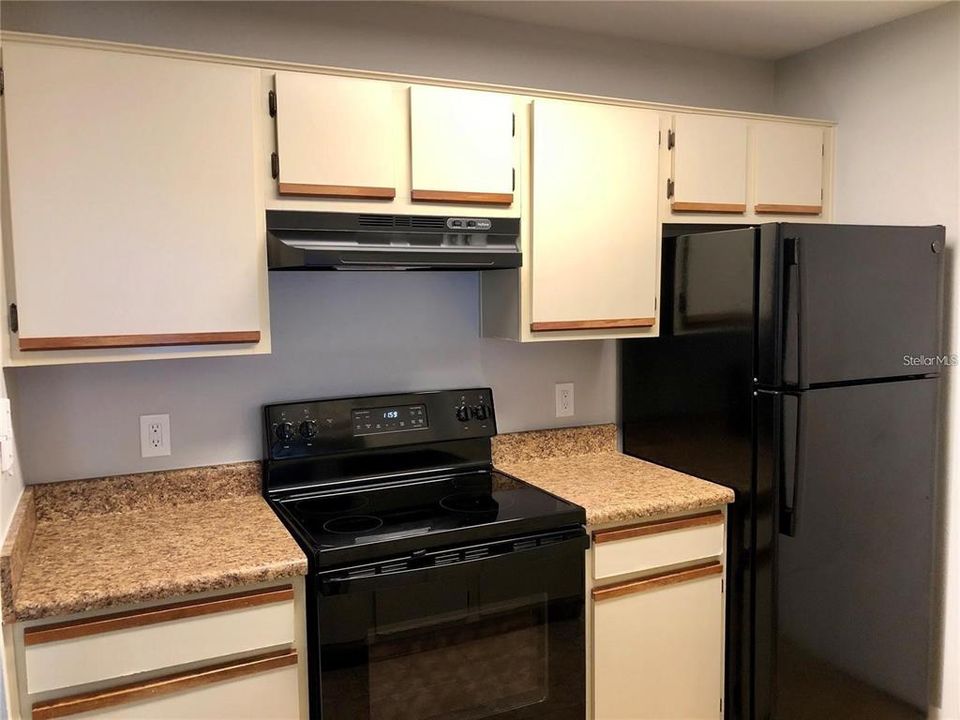 For Rent: $1,400 (1 beds, 1 baths, 660 Square Feet)