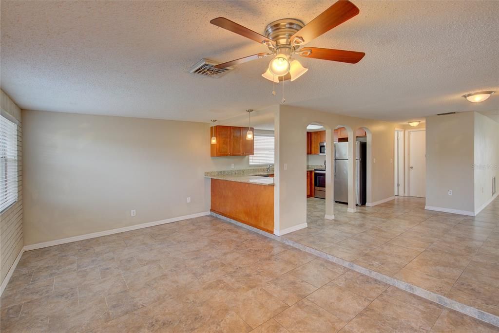 For Sale: $335,000 (3 beds, 2 baths, 1665 Square Feet)