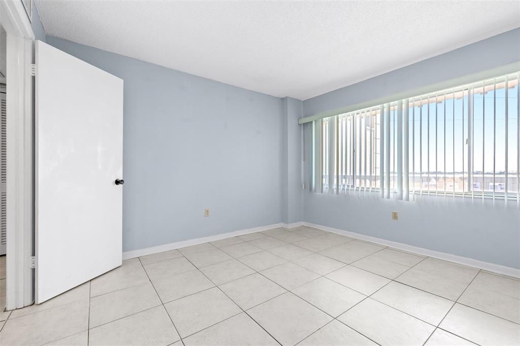 For Sale: $209,000 (2 beds, 2 baths, 1180 Square Feet)