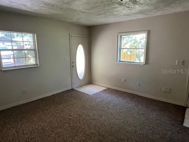 For Rent: $1,700 (3 beds, 2 baths, 1486 Square Feet)