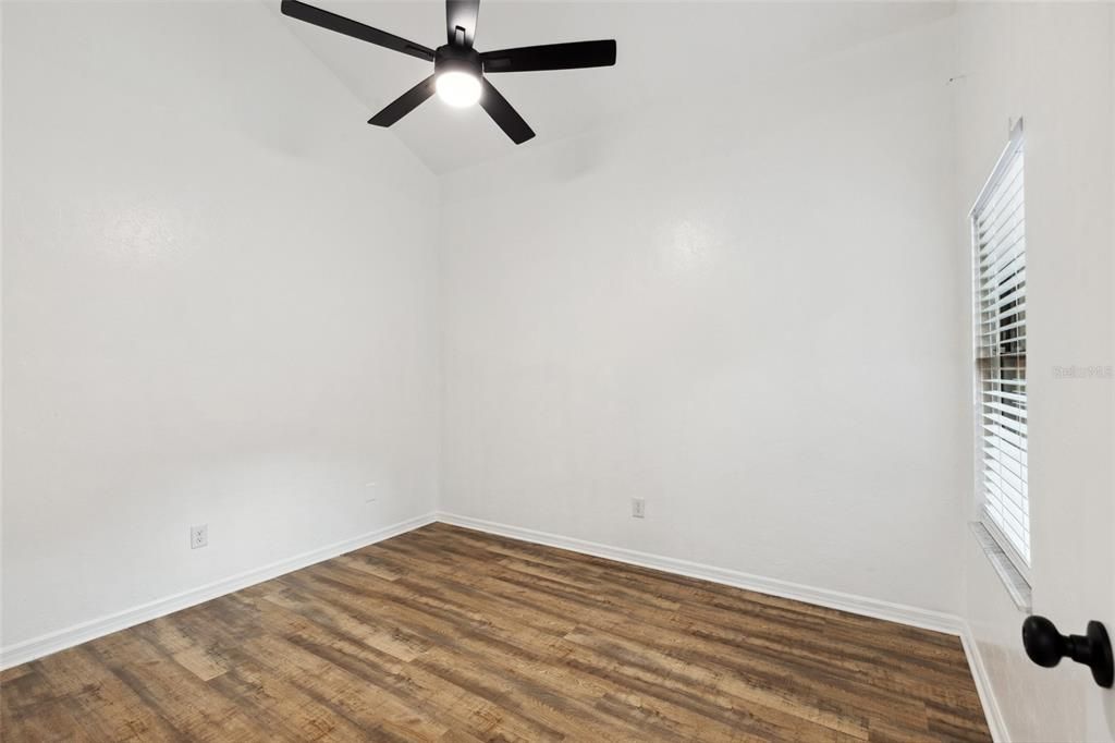 For Sale: $175,000 (2 beds, 2 baths, 1070 Square Feet)