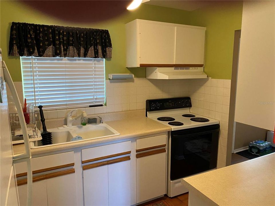 For Rent: $2,200 (2 beds, 2 baths, 862 Square Feet)