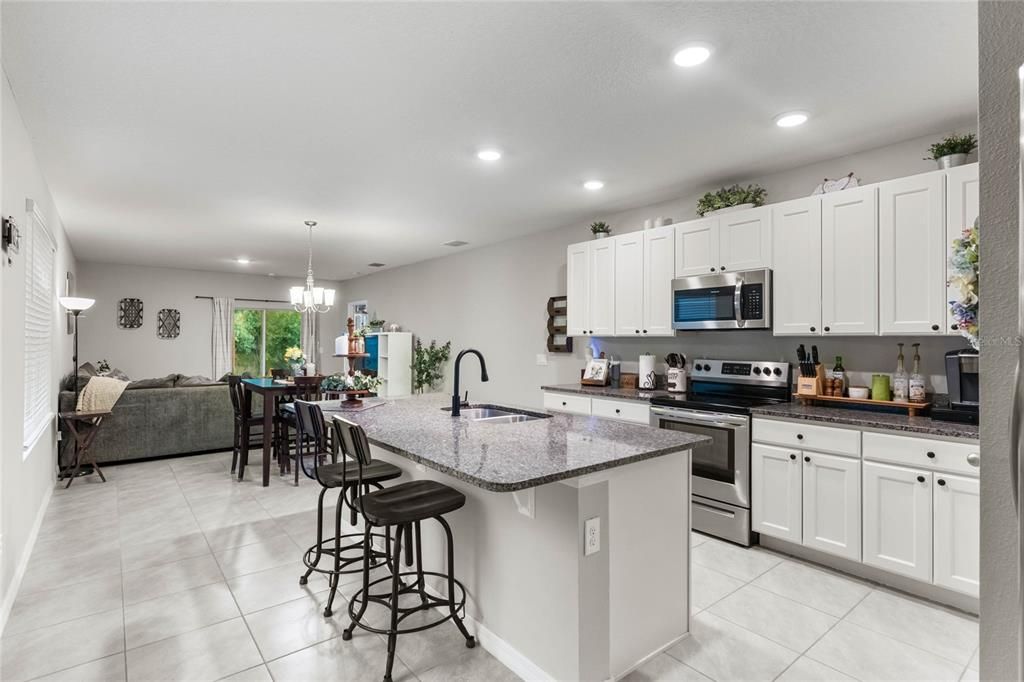 Active With Contract: $399,500 (3 beds, 2 baths, 1649 Square Feet)