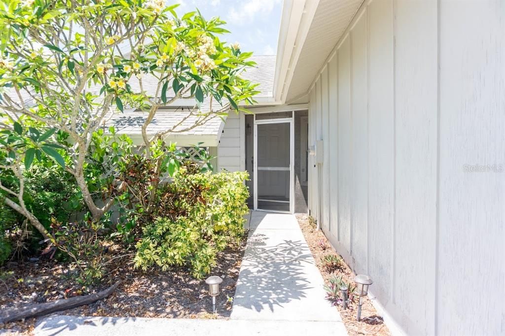 For Sale: $339,900 (2 beds, 2 baths, 1160 Square Feet)