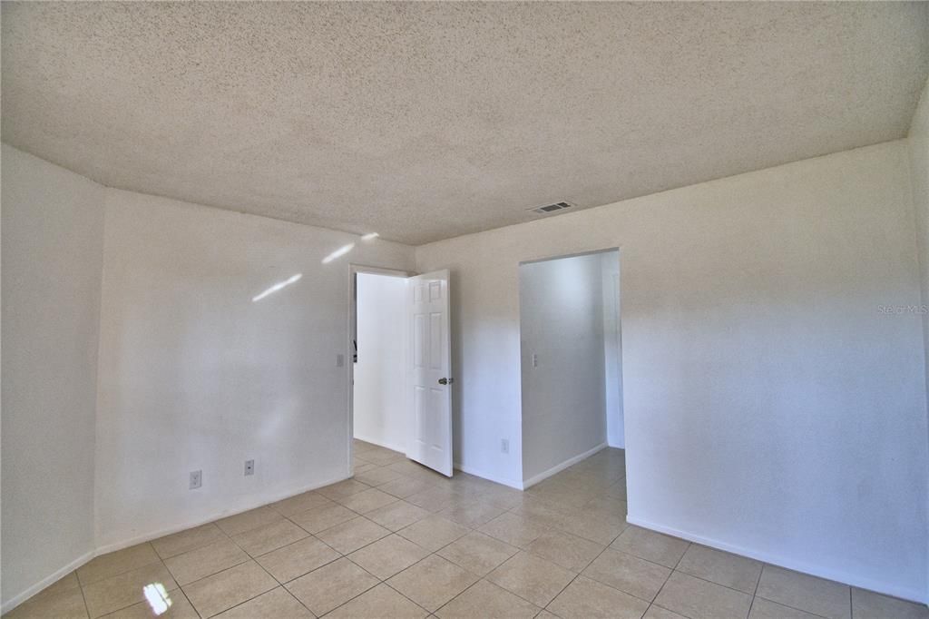 For Rent: $1,995 (3 beds, 2 baths, 1235 Square Feet)