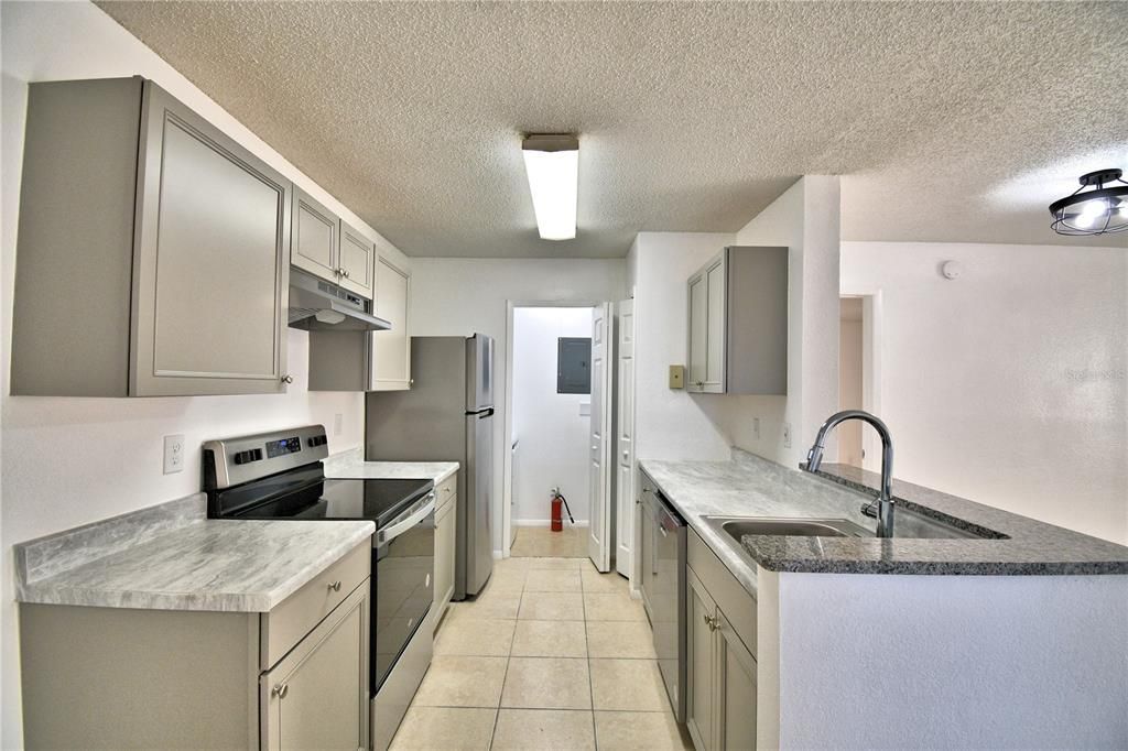 For Rent: $1,995 (3 beds, 2 baths, 1235 Square Feet)