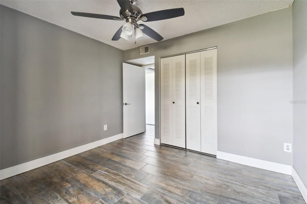 For Rent: $1,750 (2 beds, 1 baths, 876 Square Feet)