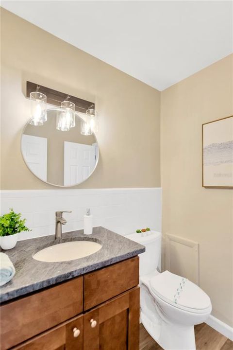 Active With Contract: $229,900 (2 beds, 1 baths, 1241 Square Feet)