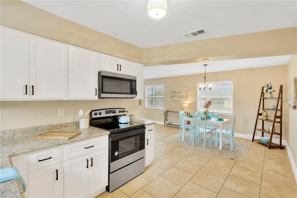 Active With Contract: $229,900 (2 beds, 1 baths, 1241 Square Feet)