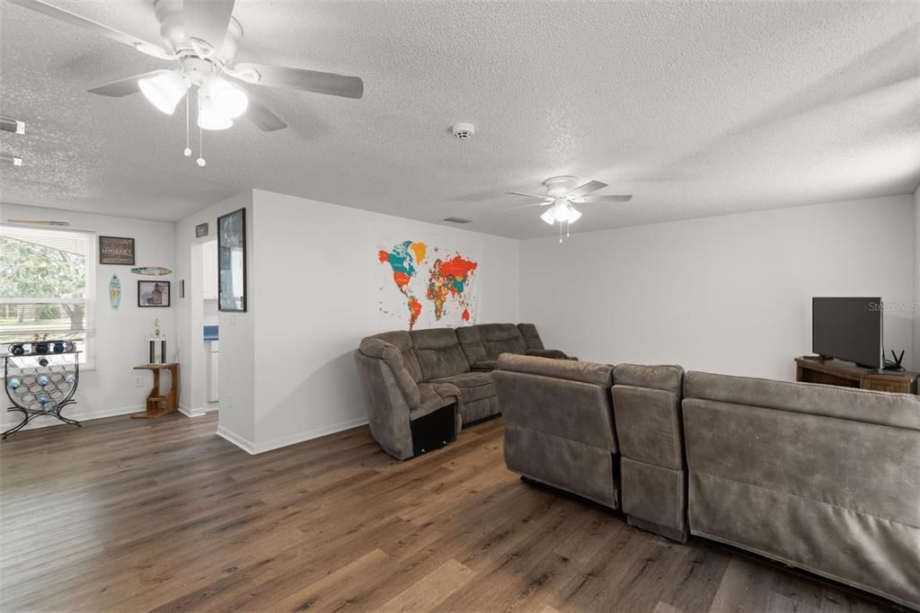 For Sale: $294,900 (3 beds, 2 baths, 1388 Square Feet)