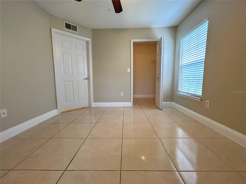 For Sale: $204,500 (2 beds, 2 baths, 874 Square Feet)