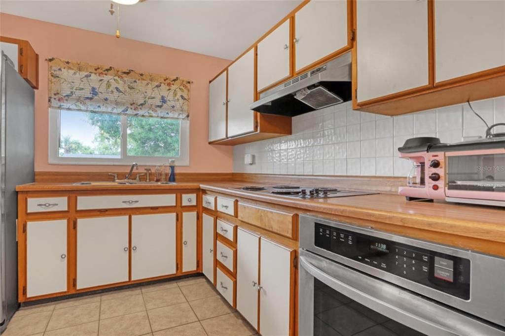 For Sale: $269,900 (3 beds, 2 baths, 1165 Square Feet)