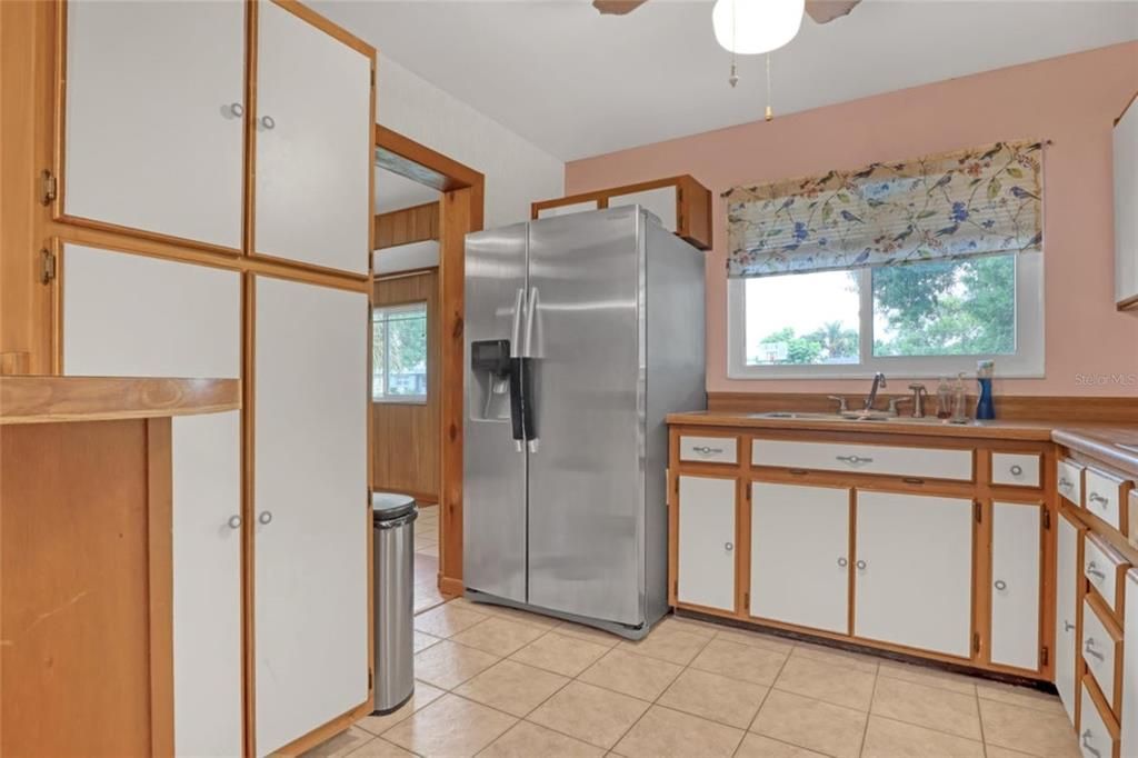 For Sale: $269,900 (3 beds, 2 baths, 1165 Square Feet)