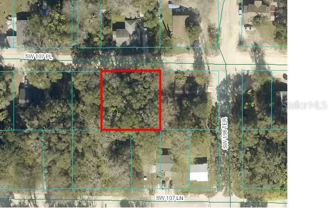 Great opportunity to build your new home here, minutes to the World Famous Rainbow River and right in the heart of Dunnellon. This .23 of an acre square lot is zoned R-4, you can either put a mobile or site built home in this neighborhood. NOT in a flood zone, zoned X. This property is right off of Hwy 41 (about 1 block) and the neighborhood is walking distance to WalMart. Very convenient location.