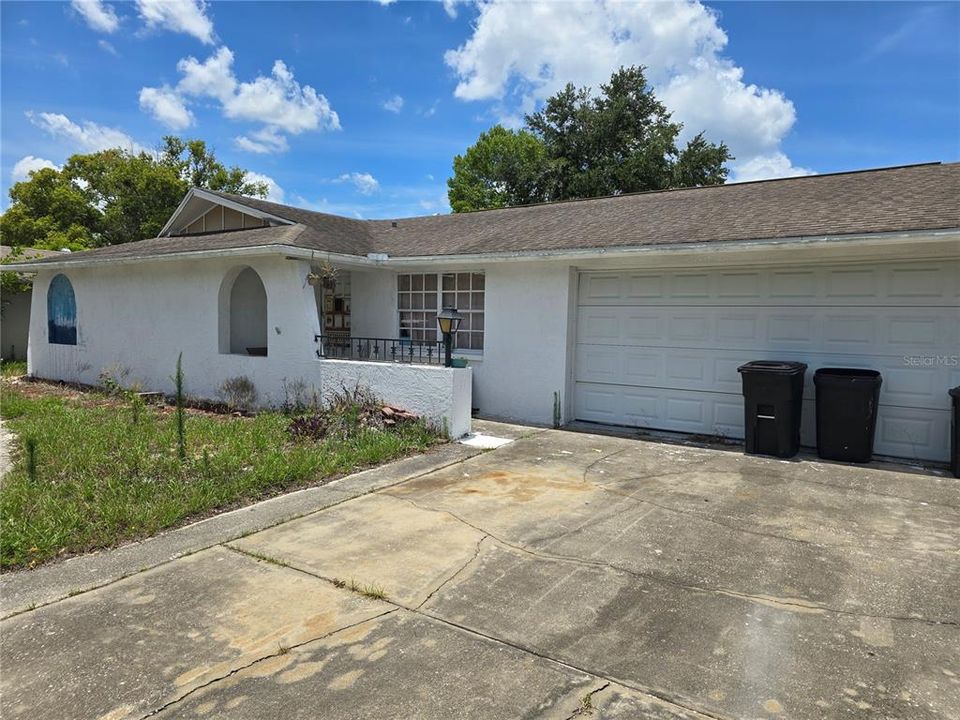 Active With Contract: $179,900 (3 beds, 2 baths, 1296 Square Feet)