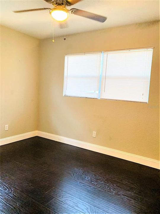 For Rent: $2,200 (3 beds, 2 baths, 950 Square Feet)