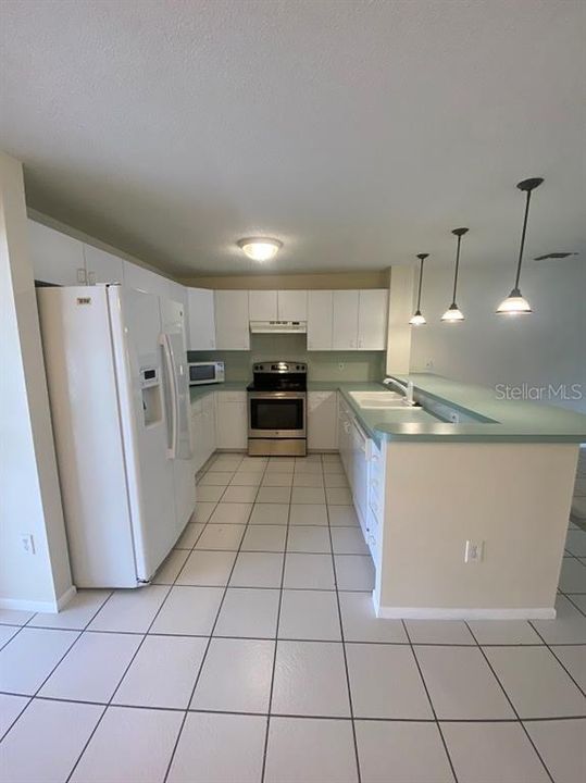 For Rent: $1,895 (3 beds, 2 baths, 1297 Square Feet)