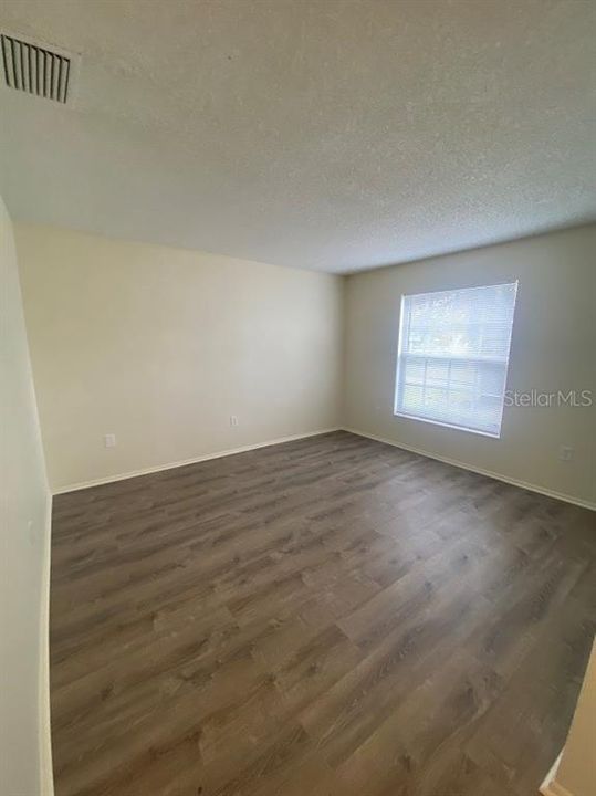 For Rent: $2,000 (3 beds, 2 baths, 1297 Square Feet)