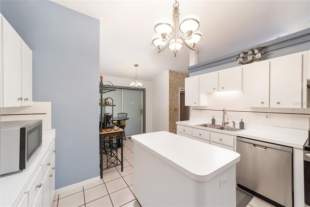 For Sale: $390,999 (4 beds, 2 baths, 1792 Square Feet)