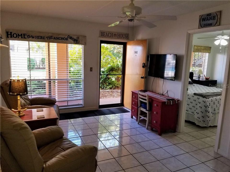 For Rent: $1,800 (1 beds, 1 baths, 470 Square Feet)