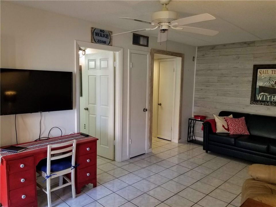 For Rent: $1,800 (1 beds, 1 baths, 470 Square Feet)