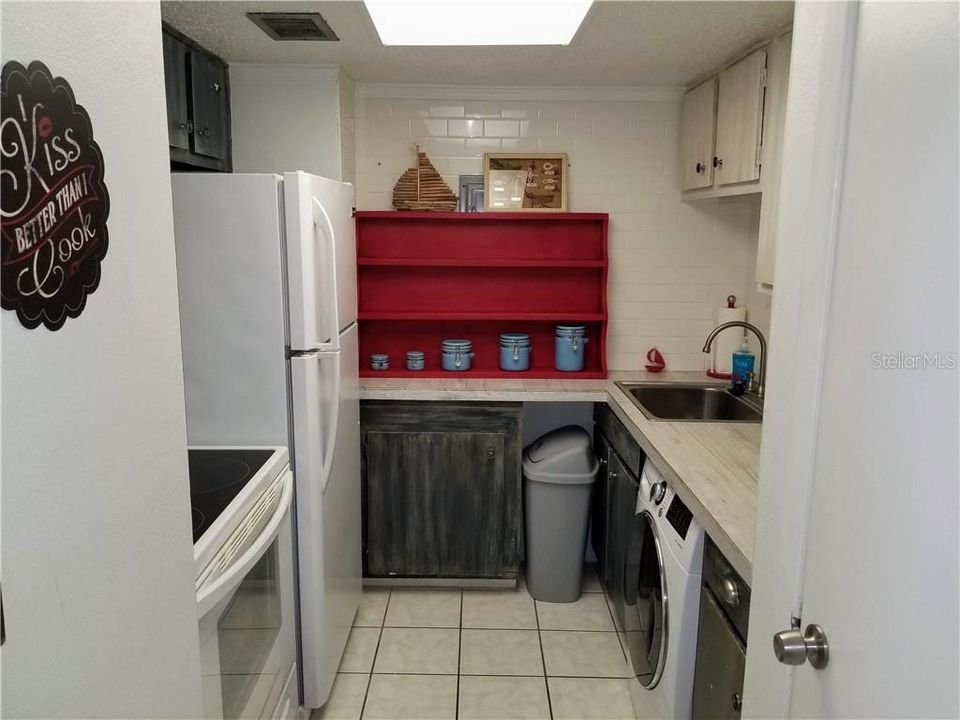 For Rent: $1,800 (1 beds, 1 baths, 470 Square Feet)