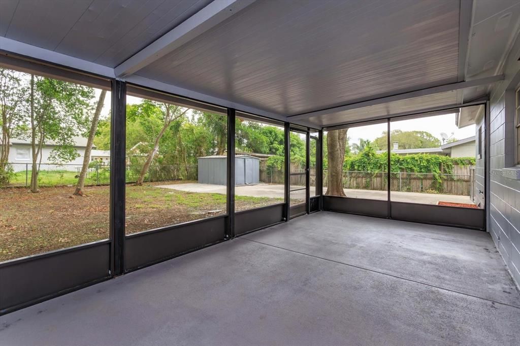 Huge Screened Porch