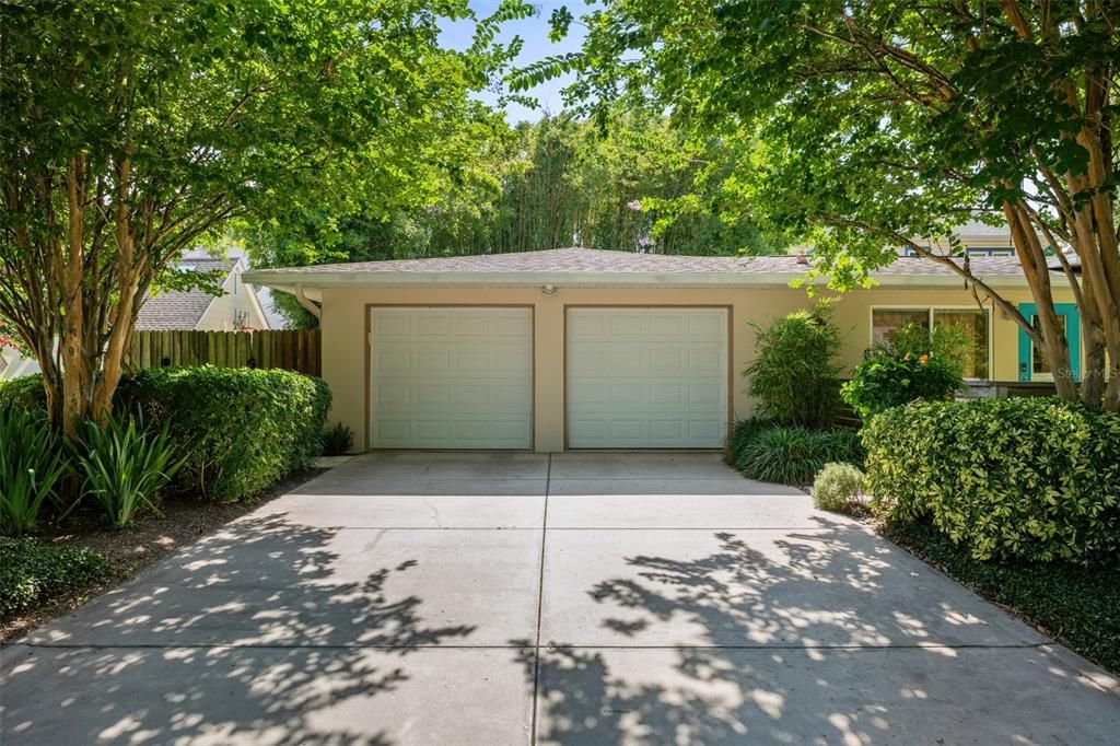 Active With Contract: $1,095,000 (3 beds, 2 baths, 1519 Square Feet)