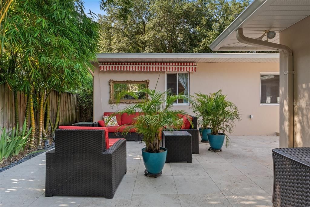 Active With Contract: $1,095,000 (3 beds, 2 baths, 1519 Square Feet)