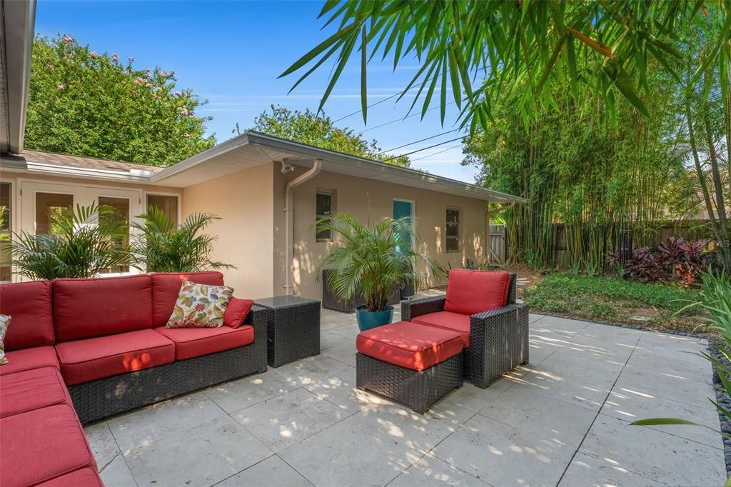 Active With Contract: $1,095,000 (3 beds, 2 baths, 1519 Square Feet)