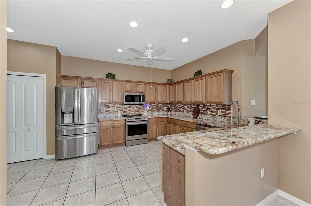 For Sale: $359,000 (2 beds, 2 baths, 1553 Square Feet)