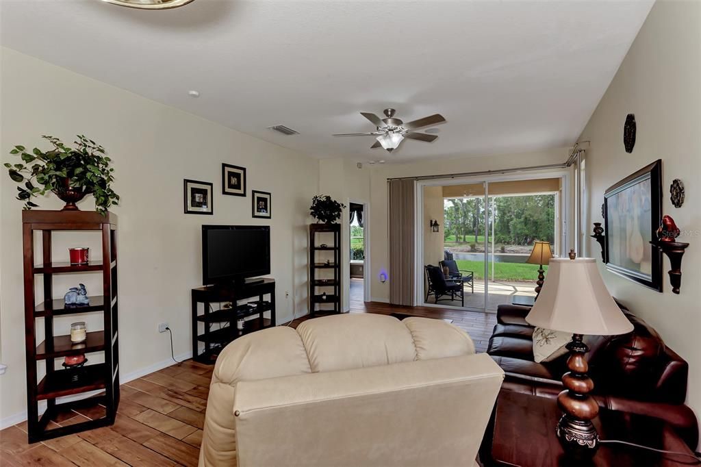 For Sale: $359,000 (2 beds, 2 baths, 1553 Square Feet)