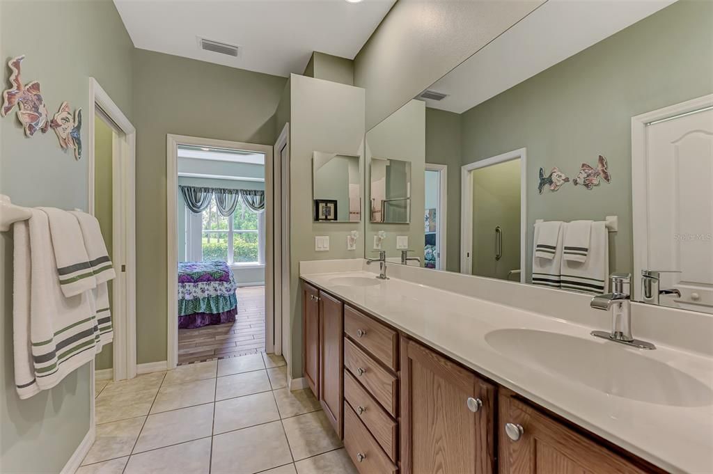 For Sale: $359,000 (2 beds, 2 baths, 1553 Square Feet)