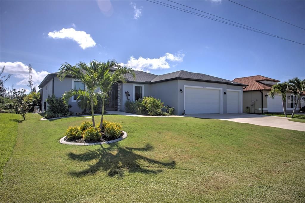 For Sale: $799,000 (3 beds, 2 baths, 1724 Square Feet)