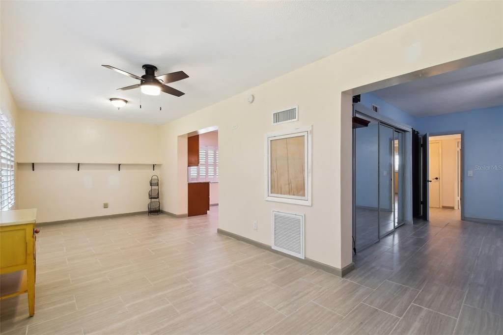 For Sale: $265,000 (2 beds, 2 baths, 1400 Square Feet)