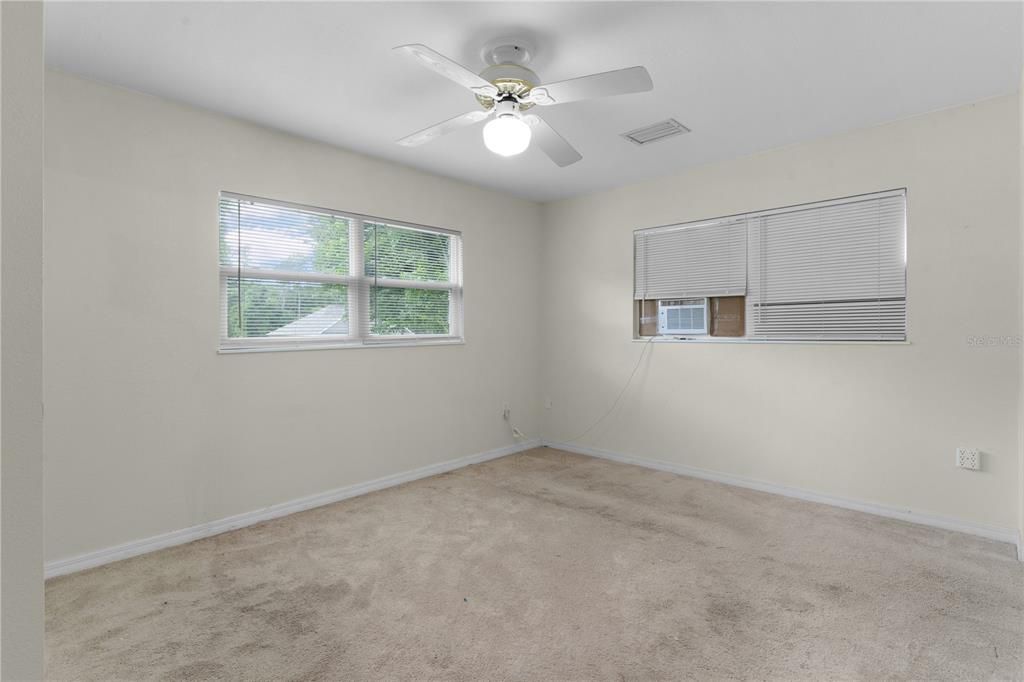 Active With Contract: $179,000 (3 beds, 2 baths, 1183 Square Feet)