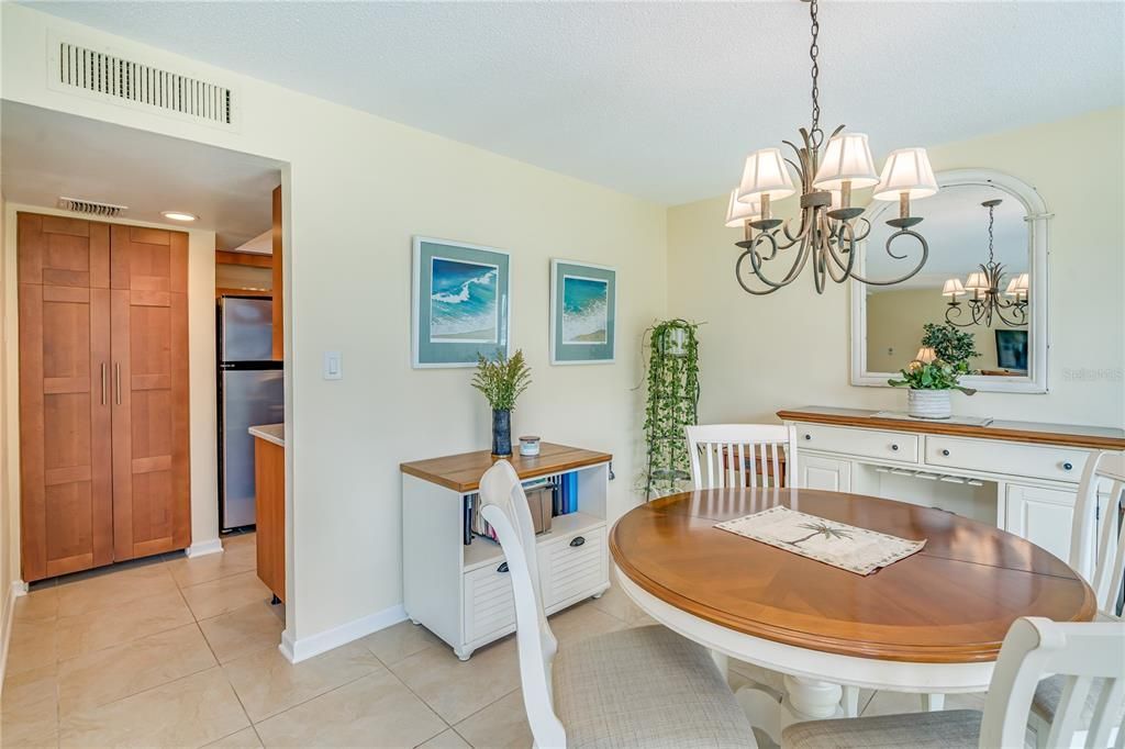 For Sale: $529,900 (2 beds, 2 baths, 1115 Square Feet)