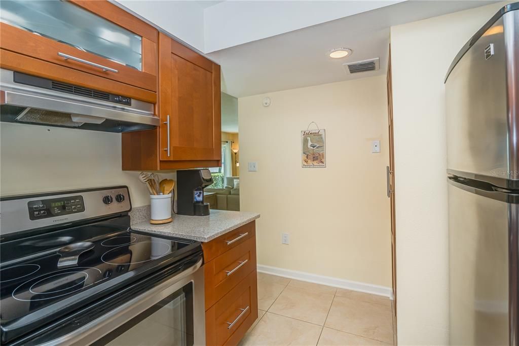 For Sale: $529,900 (2 beds, 2 baths, 1115 Square Feet)