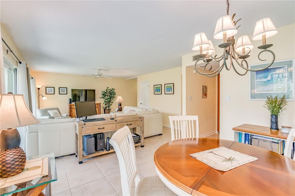 For Sale: $529,900 (2 beds, 2 baths, 1115 Square Feet)