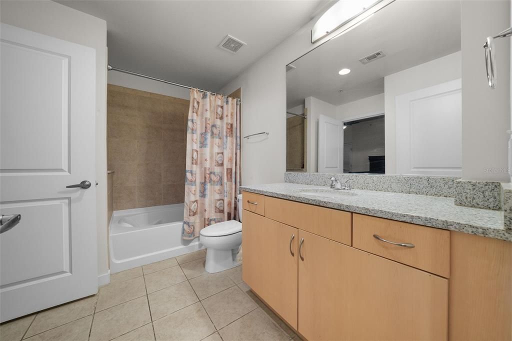 For Sale: $445,000 (1 beds, 1 baths, 772 Square Feet)