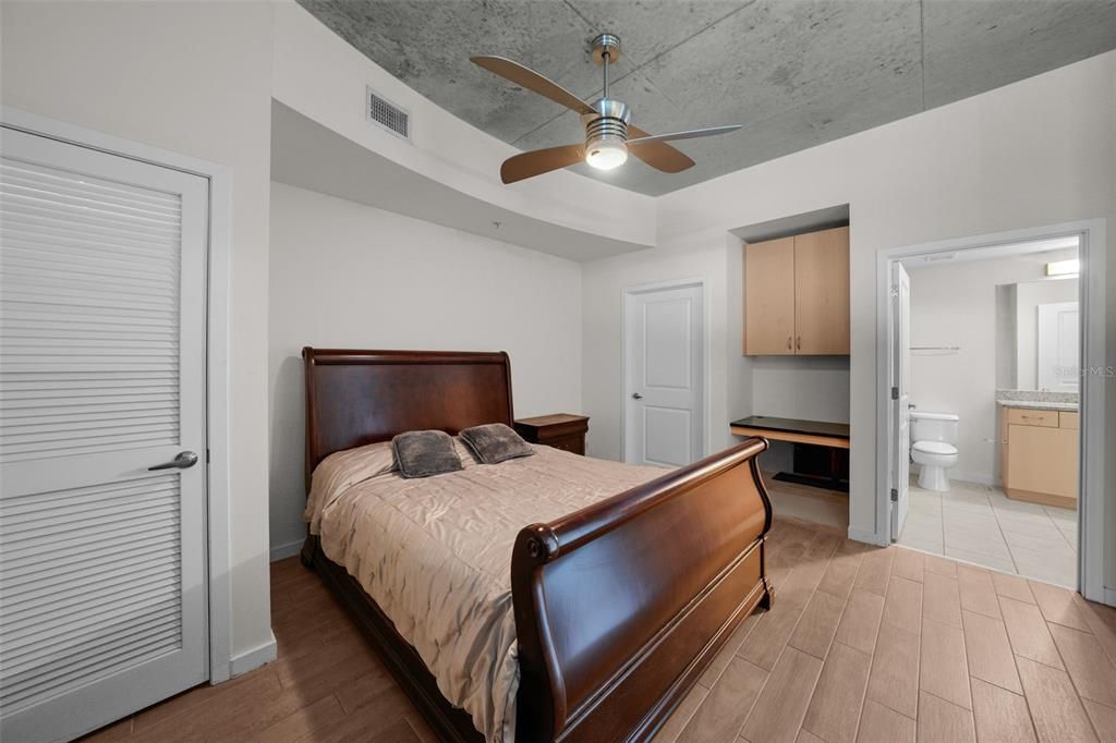 For Sale: $445,000 (1 beds, 1 baths, 772 Square Feet)