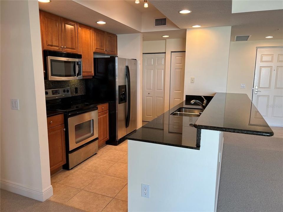 For Rent: $2,850 (2 beds, 2 baths, 1323 Square Feet)