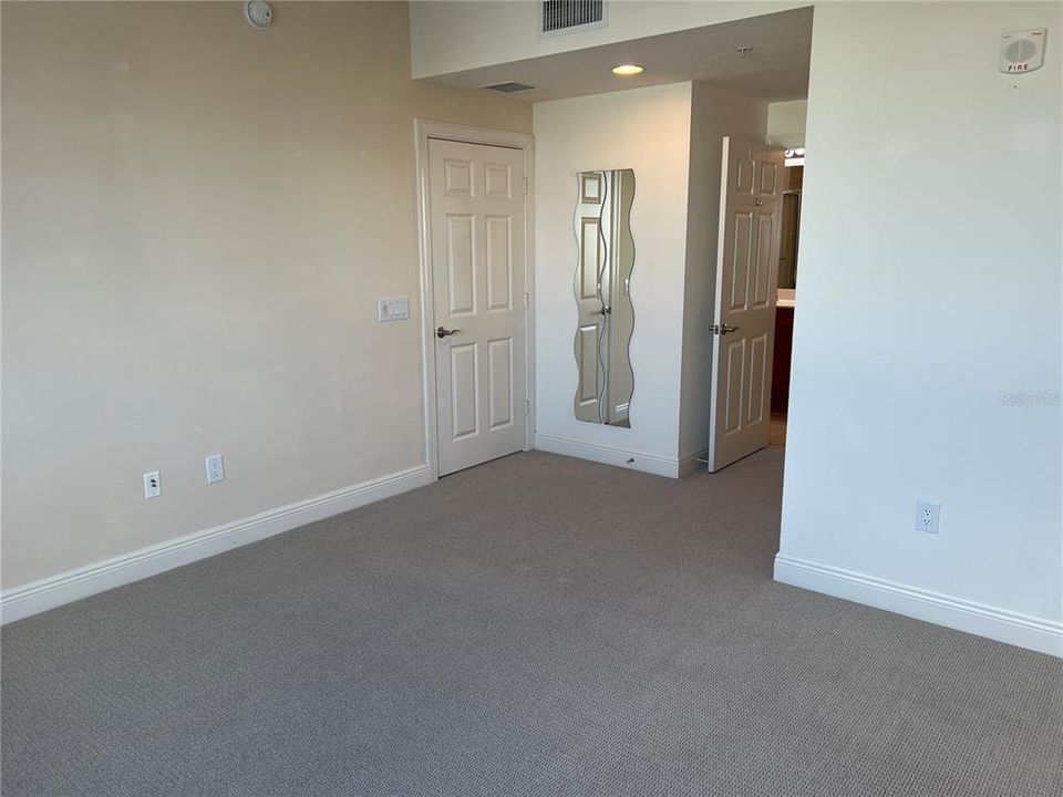 For Rent: $2,850 (2 beds, 2 baths, 1323 Square Feet)